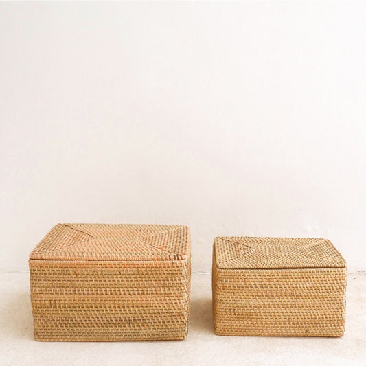 Storage Basket with Lid – Shelf Basket made from Beige Rattan – Handwoven Decorative Basket GRAHA (2 sizes) - CozyVibe.eu
