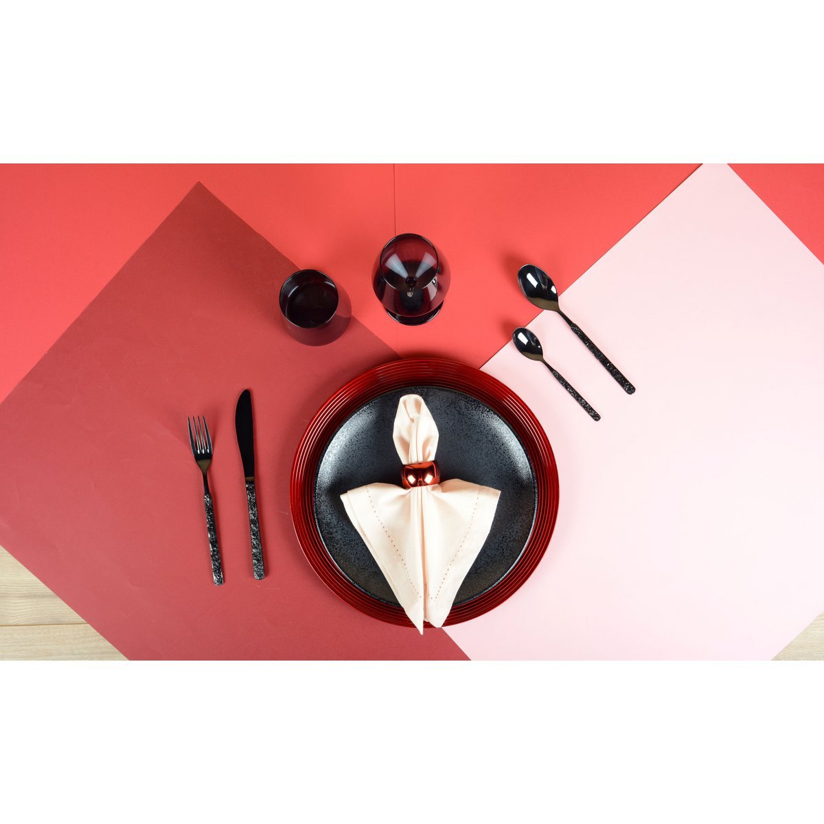 Set of 6 black wine glasses, stylish tableware and home decor | CozyVibe

