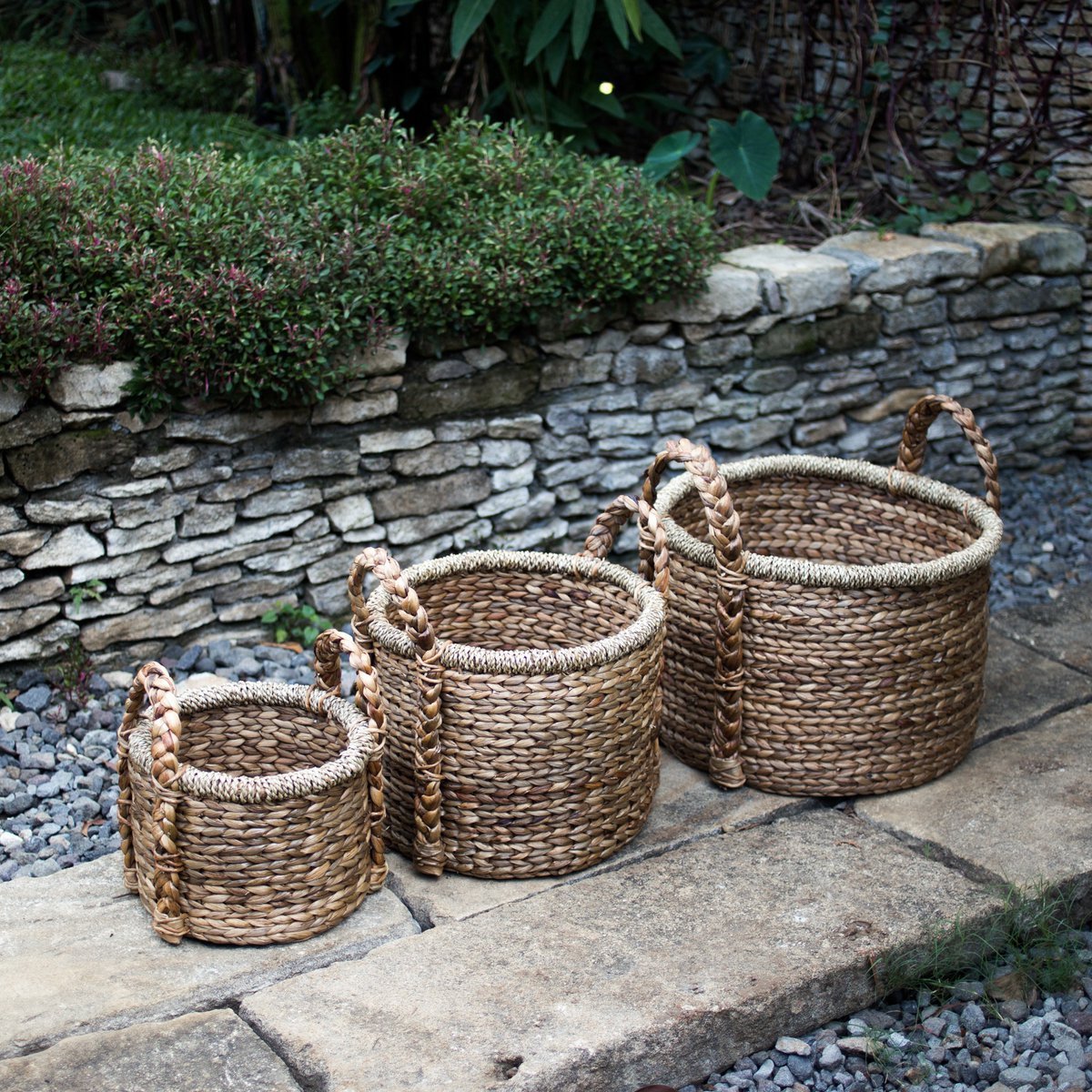 CANGGU Water Hyacinth Basket – Handwoven Design for Plants or Storage - CozyVibe.eu