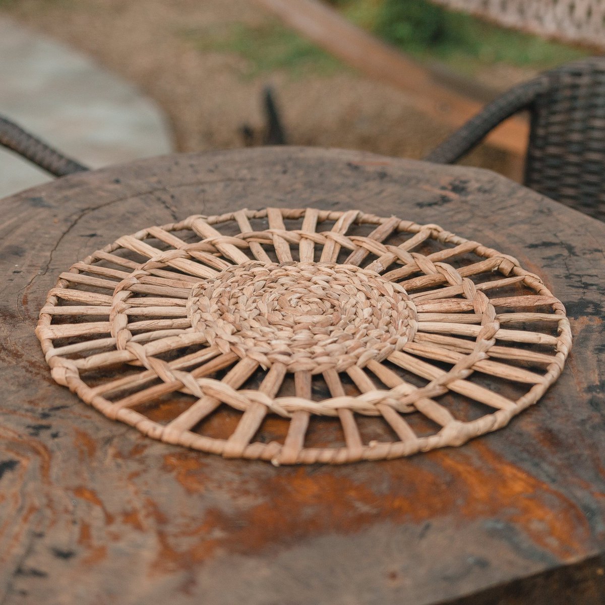 
CozyVibe CARUBAN boho round table mat in natural water hyacinth
