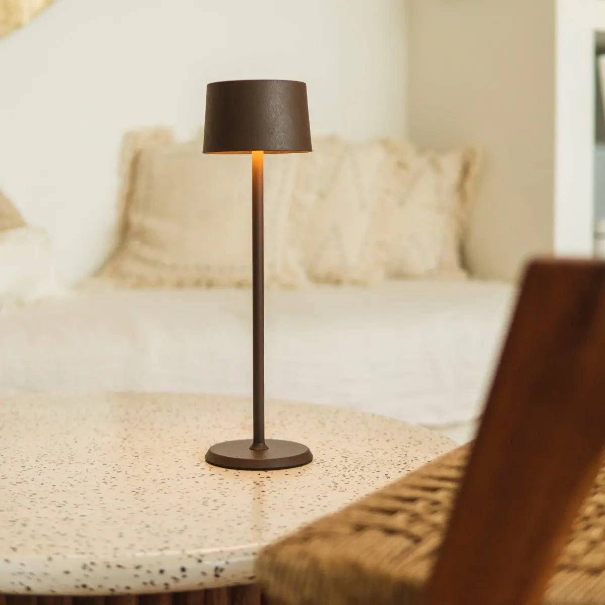 David Lamp – Rechargeable Iron Table Light, Dimmable & Cordless - CozyVibe.eu