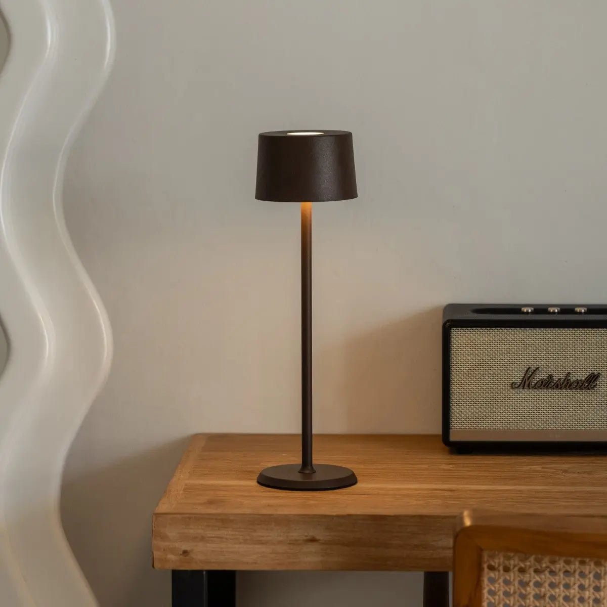 David Lamp – Rechargeable Iron Table Light, Dimmable & Cordless - CozyVibe.eu