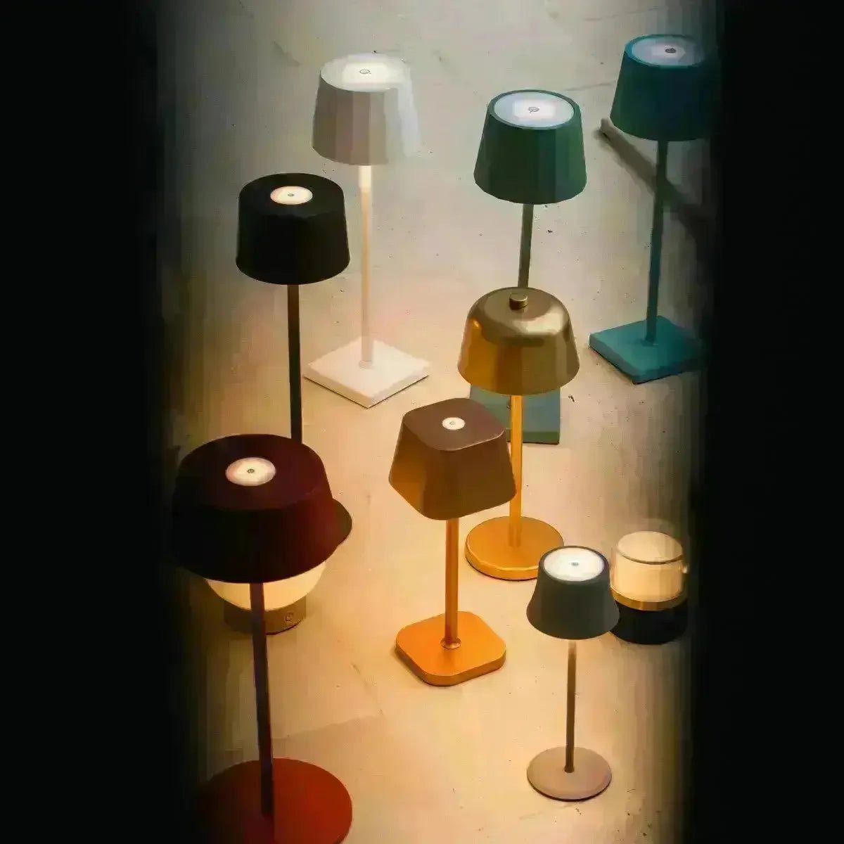 Hugo Lamp – Rechargeable Table Light, Dimmable & Cordless - CozyVibe.eu