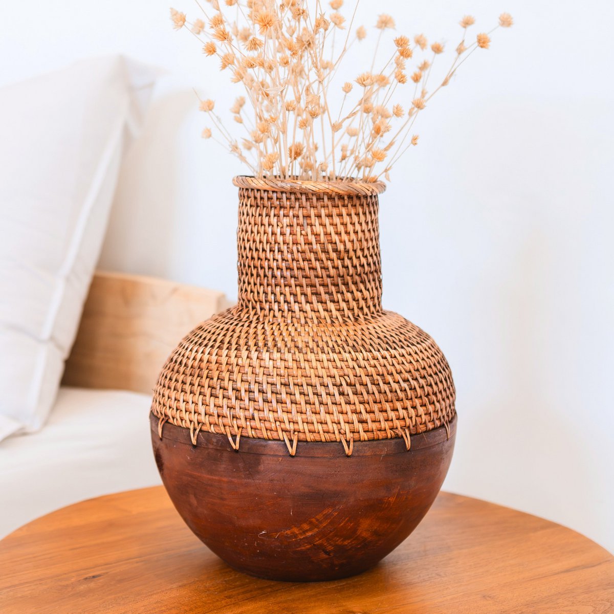 KAMARI Brown Rattan Vase – Small Wooden Boho Decor Vase Ø22 cm - CozyVibe.eu