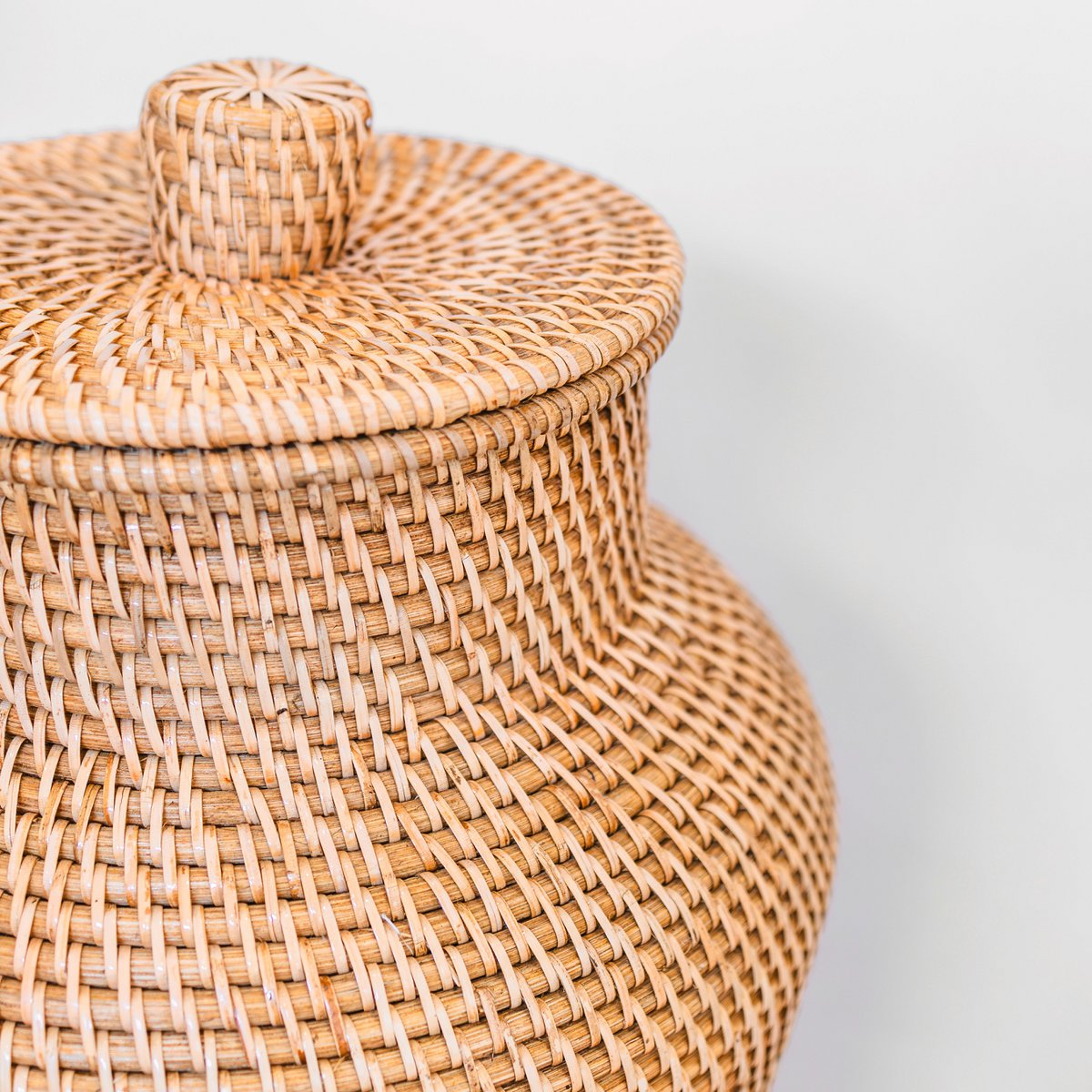 KIDUNG Large Round Rattan Vase – Handmade Tall Boho Floor Vase - CozyVibe.eu