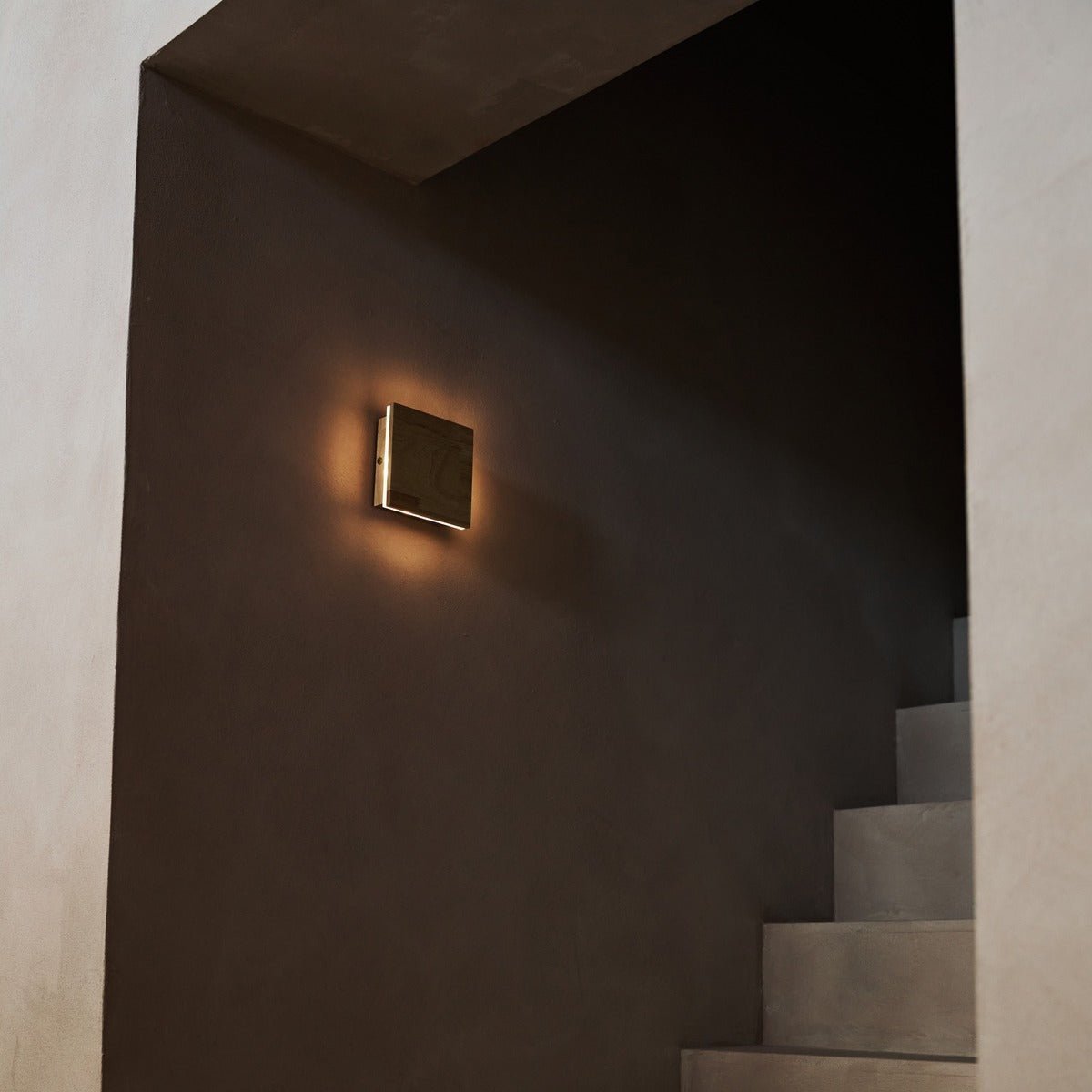 Lane model wooden wall lamp from CozyVibe with rechargeable LED