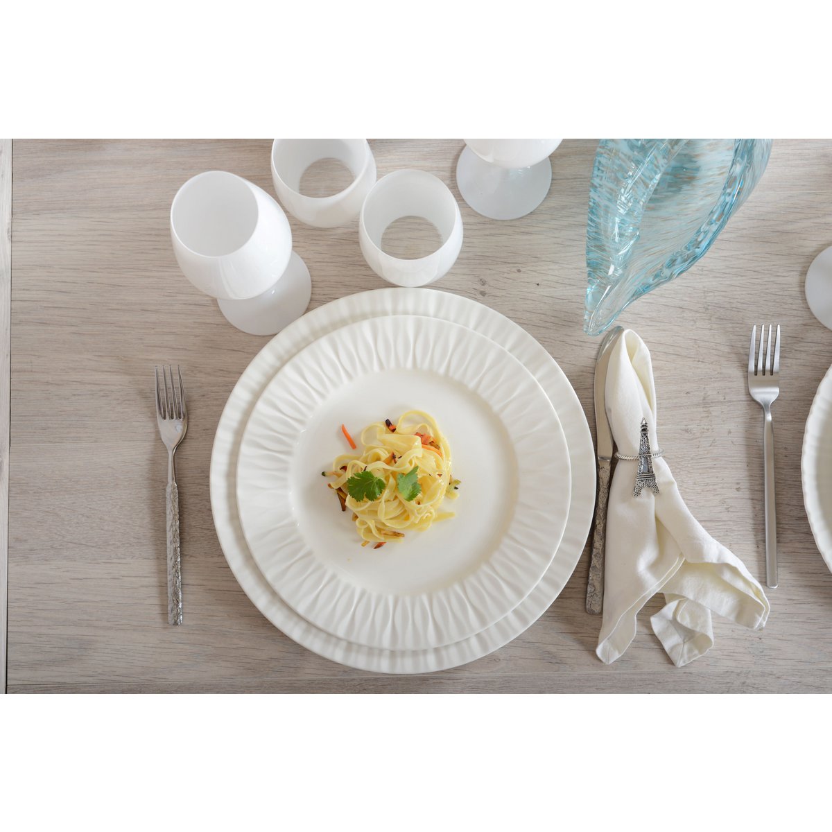 Lilia wit plat porseleinen bord – Tijdloos elegant ontwerp 26,5 cm – 26,5X26,5X2,3CM