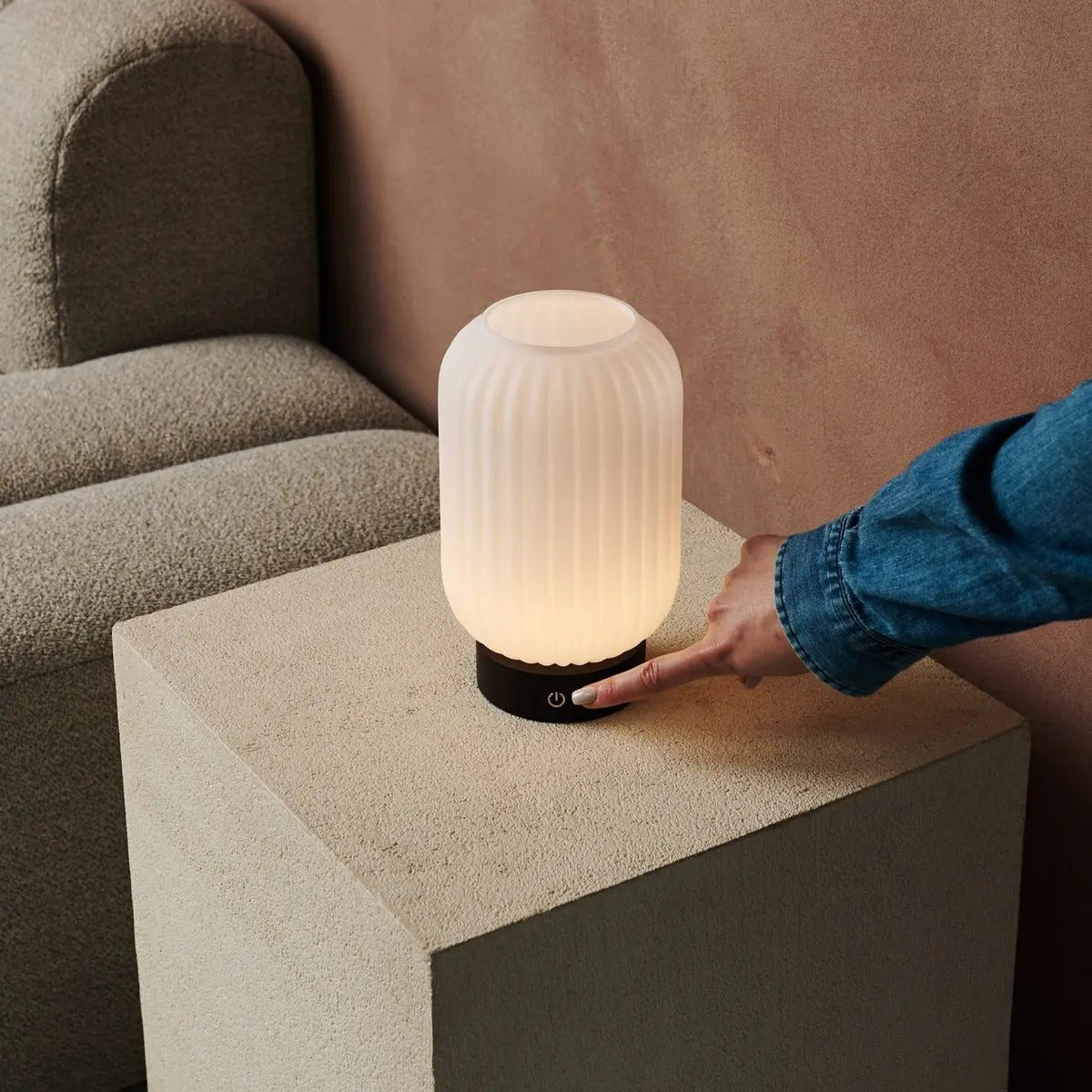 Lilly Rechargeable Lamp – Frosted Glass & Dimmable Light - CozyVibe.eu