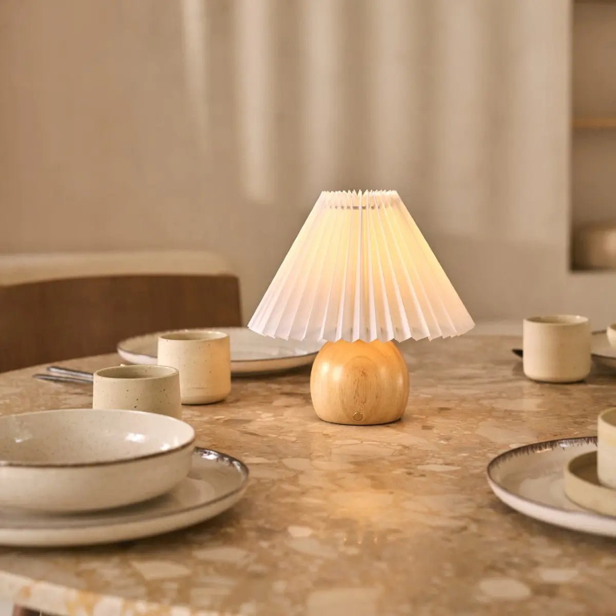 Nathalie Light Brown tafellamp – Oplaadbaar en dimbaar