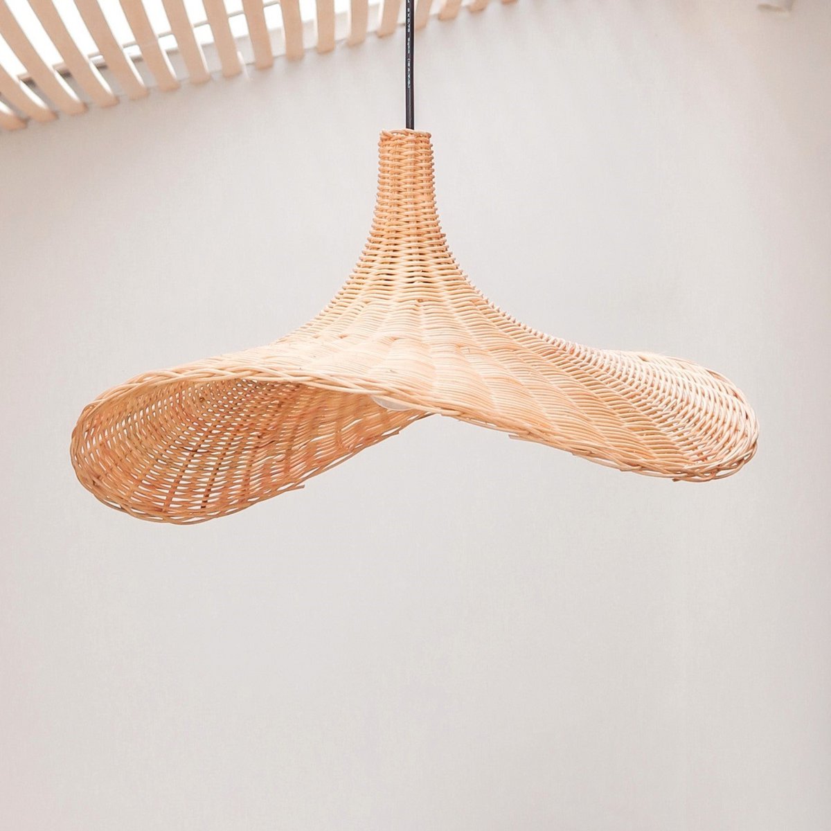 Rattan Lamp | Natural Lampshade SAYAN Funnel Shaped Pendant Lamp Made of Natural Fibres (2 sizes) - CozyVibe.eu