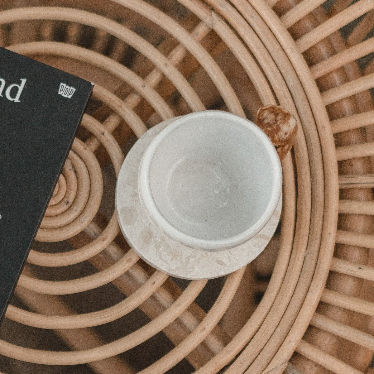 Round Marble Coasters Set of 4 or 8 Handmade RANUKA (white) - CozyVibe.eu