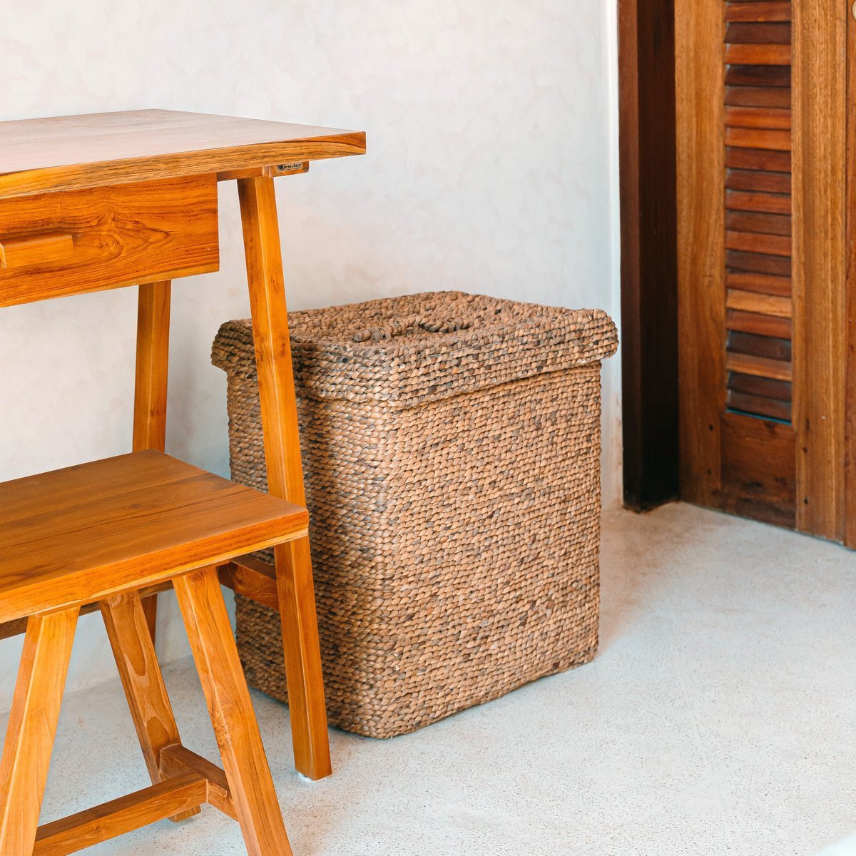 SEMERU Large Laundry Basket with Lid – Handmade Rectangular Woven Hamper - CozyVibe.eu