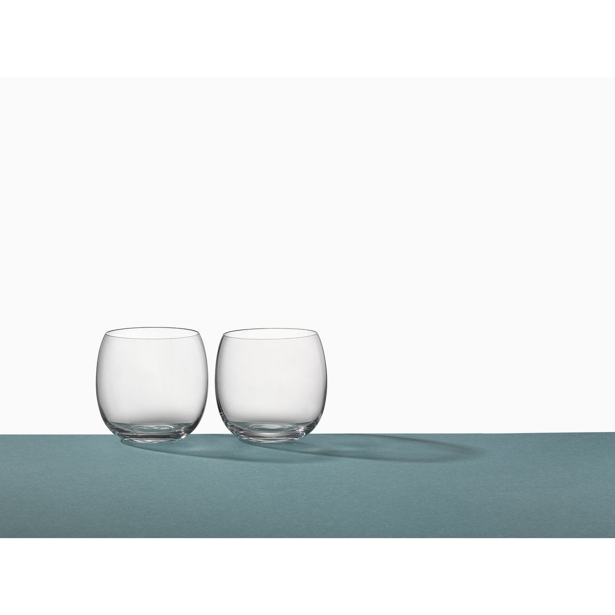 Transparent water glass set, timeless design for stylish tableware | CozyVibe

