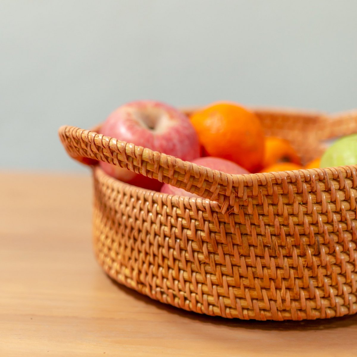SUWARI Small Rattan Storage Basket – Decorative Handmade Basket - CozyVibe.eu