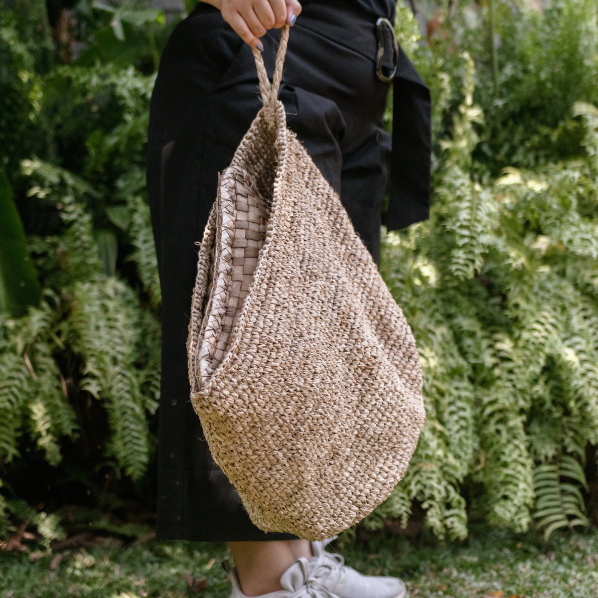 Utara wandmand – Hangende opbergmand van raffia