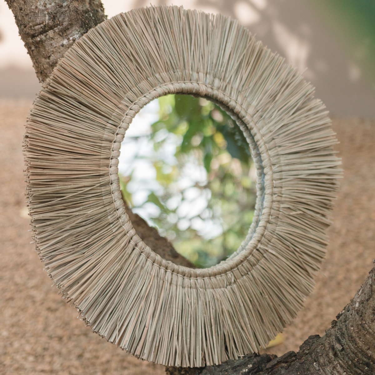 Wall Mirror from Seagrass Round with 60 cm Diameter RIMBA - CozyVibe.eu