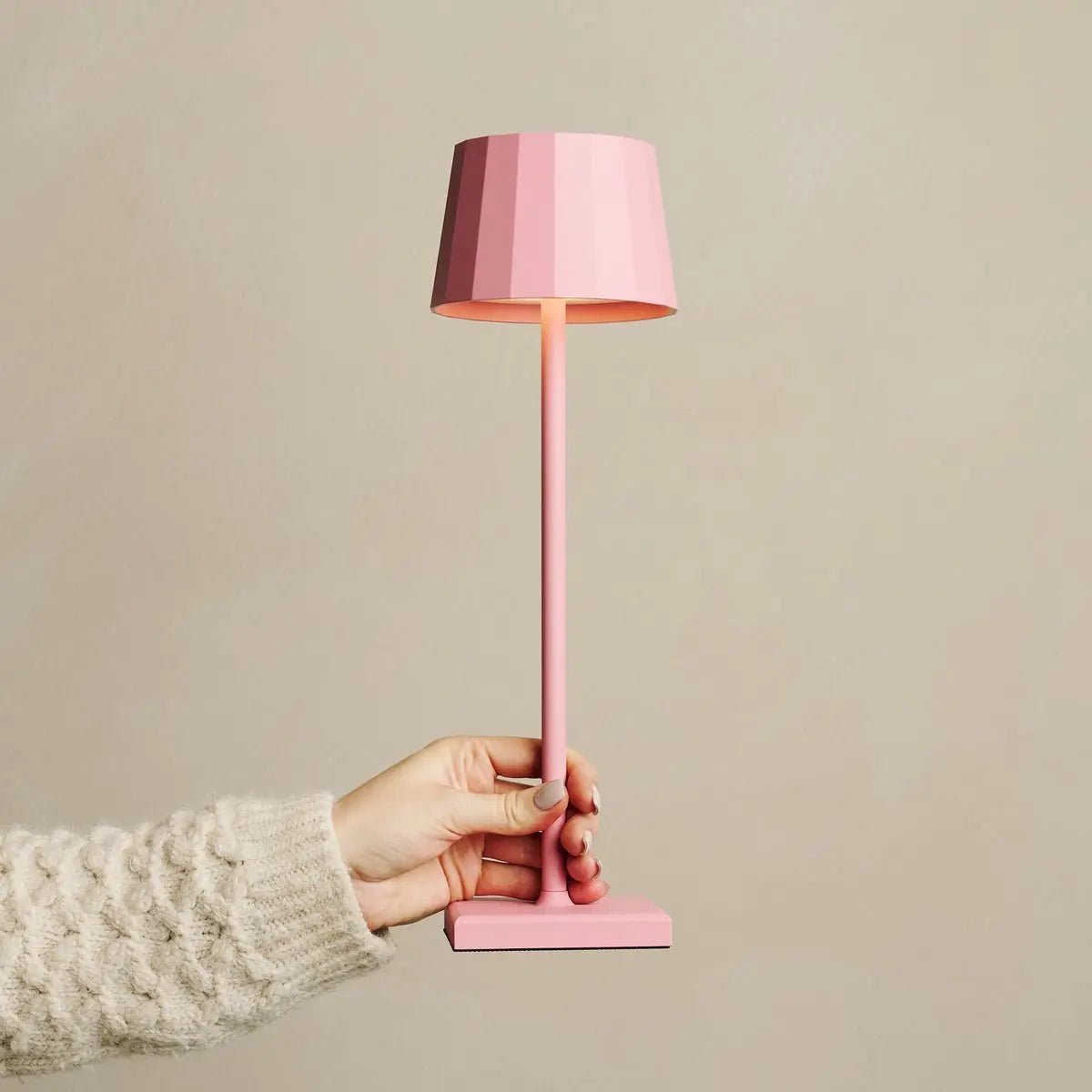 Wouter Flamingo Pink – Rechargeable Lamp | Modern Dimmable Lighting - CozyVibe.eu