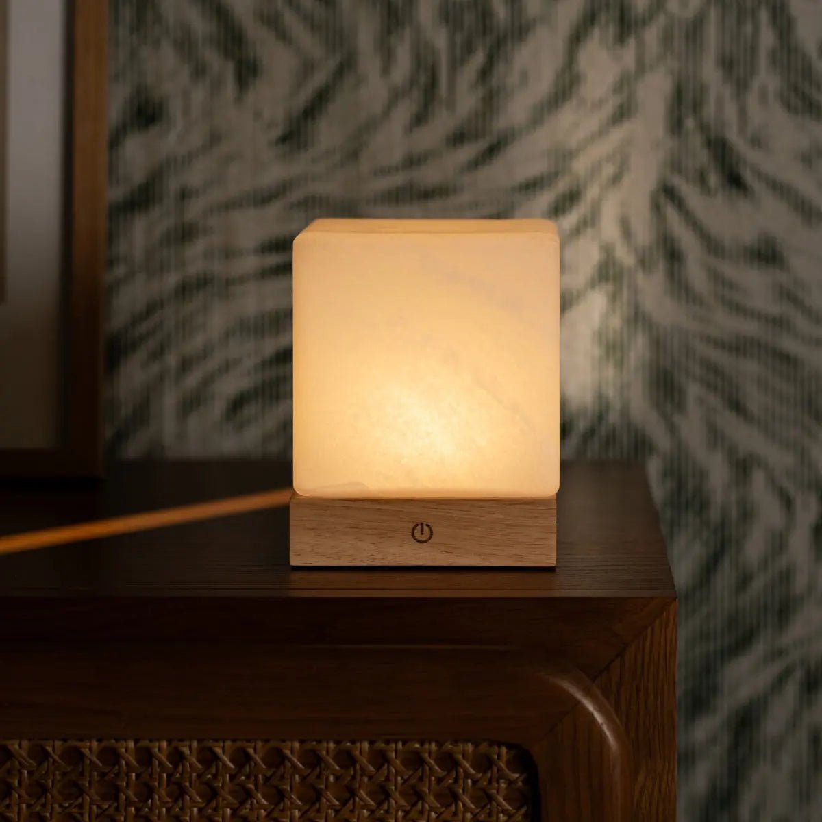 Yce Light Brown Wooden Lamp – Cordless Rechargeable Design - CozyVibe.eu
