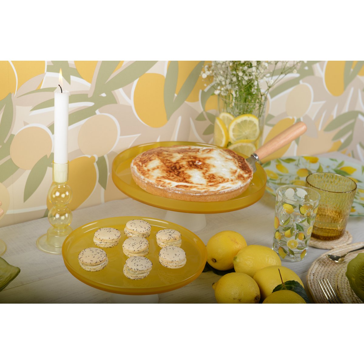 Yellow Glass Cake Stand – Elegant Dessert Display with White Base - CozyVibe.eu