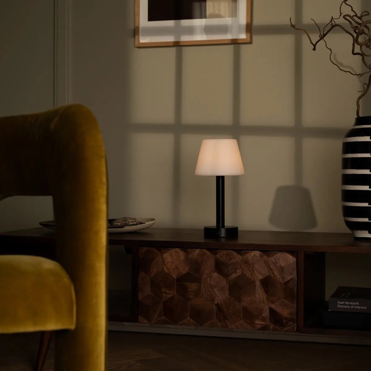 Zoë Black Table Lamp – Rechargeable, Dimmable & Portable Light - CozyVibe.eu