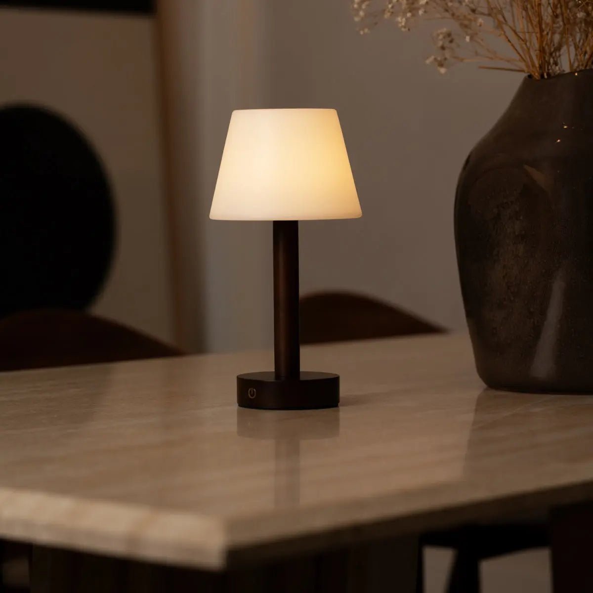 Zoë Dark Brown Wooden Lamp – Dimmable Rechargeable Design - CozyVibe.eu